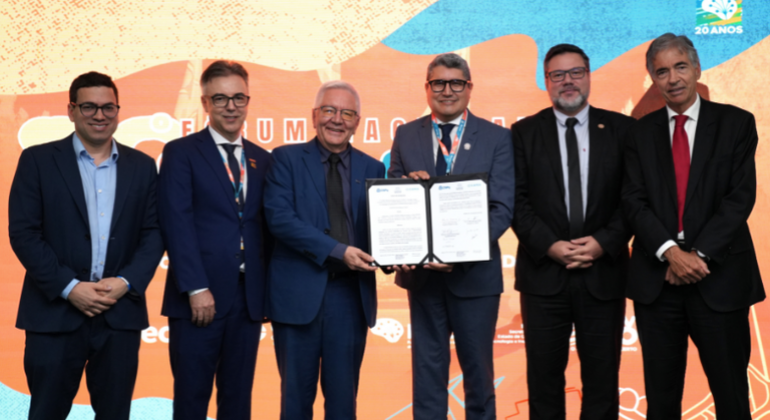 Profix Conhecimento Brasil oferecerá 1.000 bolsas de R$ 13 mil a doutores de todo o país