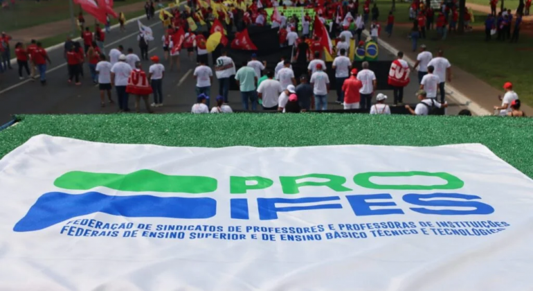 Proifes conclama a base para grande ato em Brasília