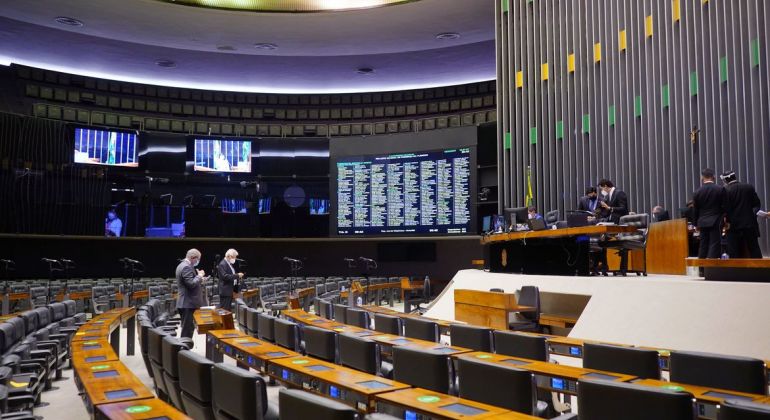 Proifes-Federação repudia aprovação de Orçamento 2022 sem reajuste para profissionais da educação