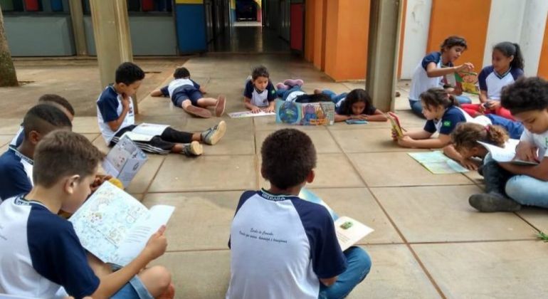 Projeto cria política contra violência nas escolas