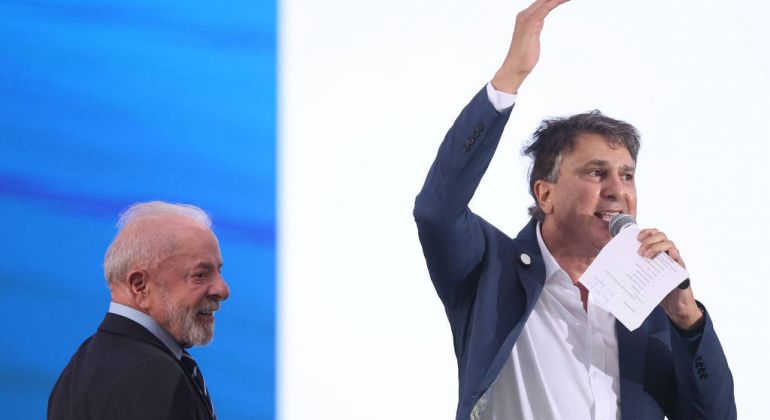 Reconstrução do MEC e aposta em bolsa no ensino médio marcam gestão Camilo