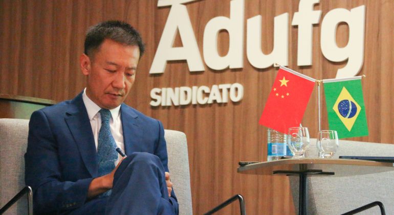 Relações Brasil-China: Adufg-Sindicato recebe palestra com presença do Ministro Conselheiro da Embaixada da China