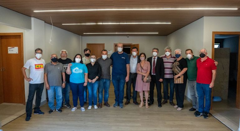 Representantes de movimentos sociais e entidades sindicais conhecem a nova sede do Adufg-Sindicato