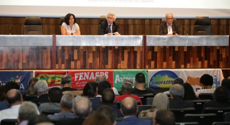 Reunião da Mesa Nacional de Negociação Permanente é adiada