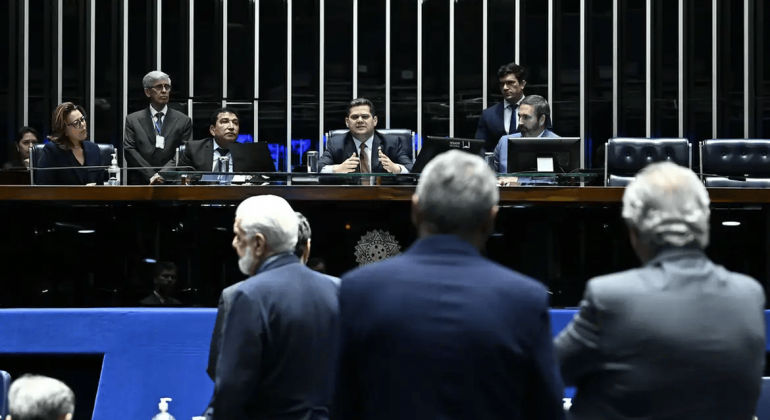 Senado aprova cota de 30% para mulheres em conselhos de estatais