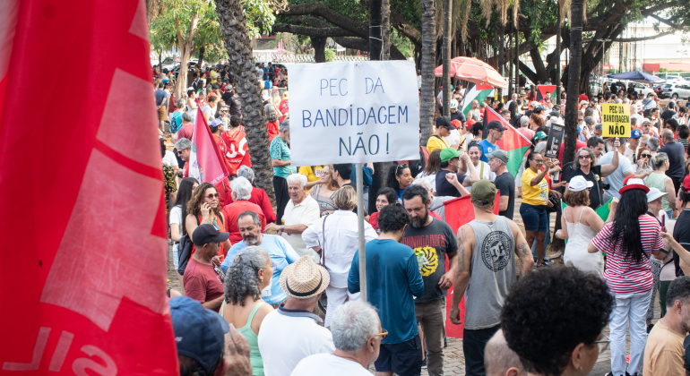 Senado rejeita PEC da Blindagem e democracia brasileira celebra vitória