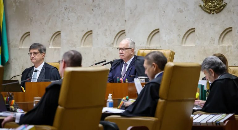 STF limita penduricalhos até 35% do teto do funcionalismo