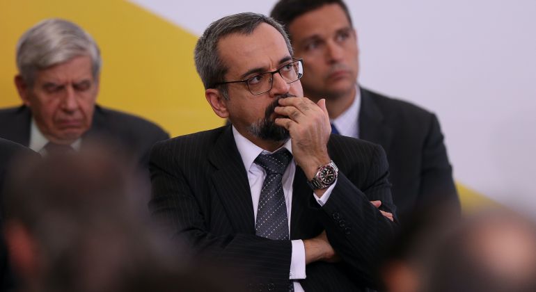 The Intercept: ‘Abraham Weintraub, adie o Enem’, suplica Antonia, do sertão de Pernambuco