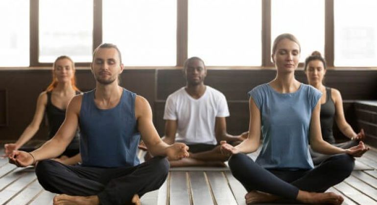 UFJ passa a oferecer aulas de Yoga aos servidores e seus familiares na sede do Adufg em Jataí