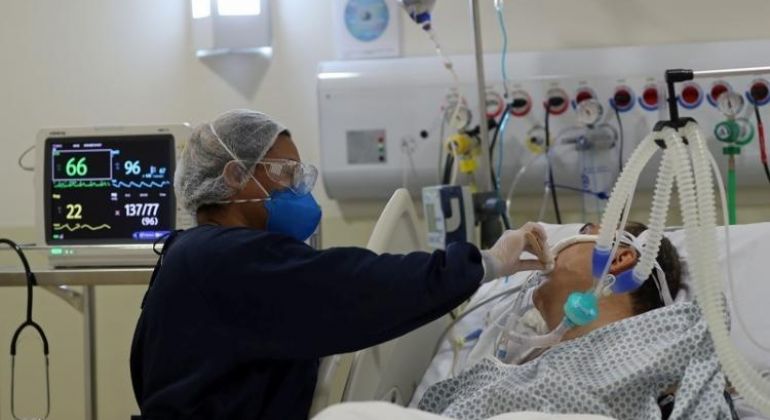 Uol: Em um ano de covid, 2 a cada 3 doentes intubados em UTI morreram no Brasil