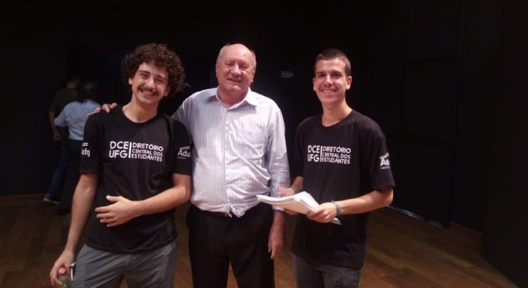 Vice-presidente do Adufg-Sindicato participa de posse do DCE